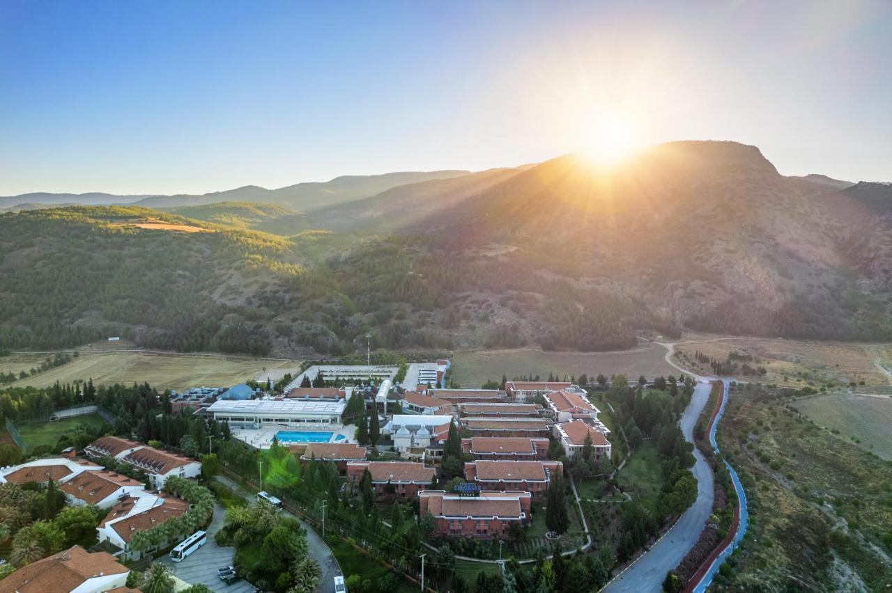 克洛萨泰马尔温泉酒店 Karahayit  外观 照片 Aerial view of the campus