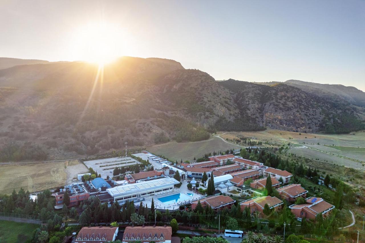 克洛萨泰马尔温泉酒店 Karahayit  外观 照片 Aerial view of the campus