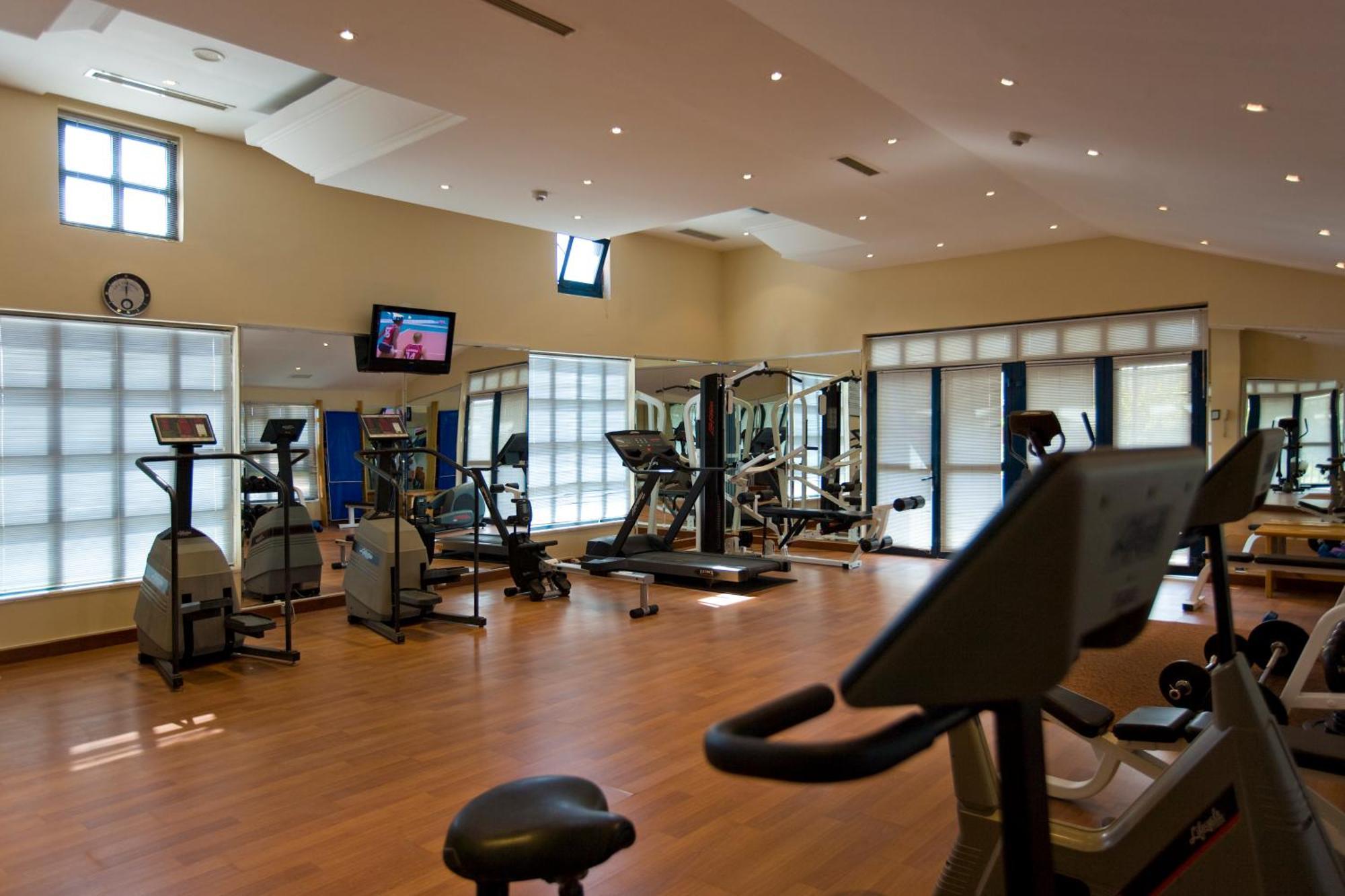克洛萨泰马尔温泉酒店 Karahayit  外观 照片 The gym at the hotel